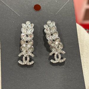 Elegant Silver Leaf Earrings. New on the cards.